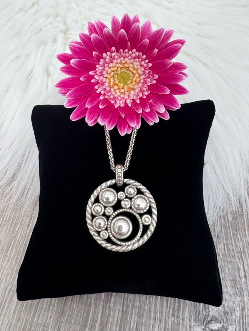 🩵 BRIGHTON Halo Round Pendant Necklace With Blue Purple Crystals💜 - Picture 6 of 7